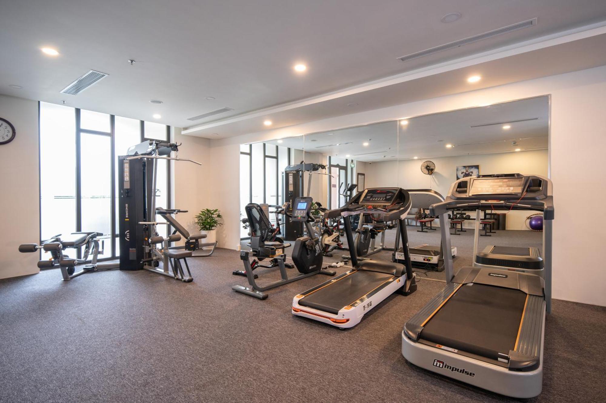 Senna Hue Hotel Luaran gambar A gym in a hotel