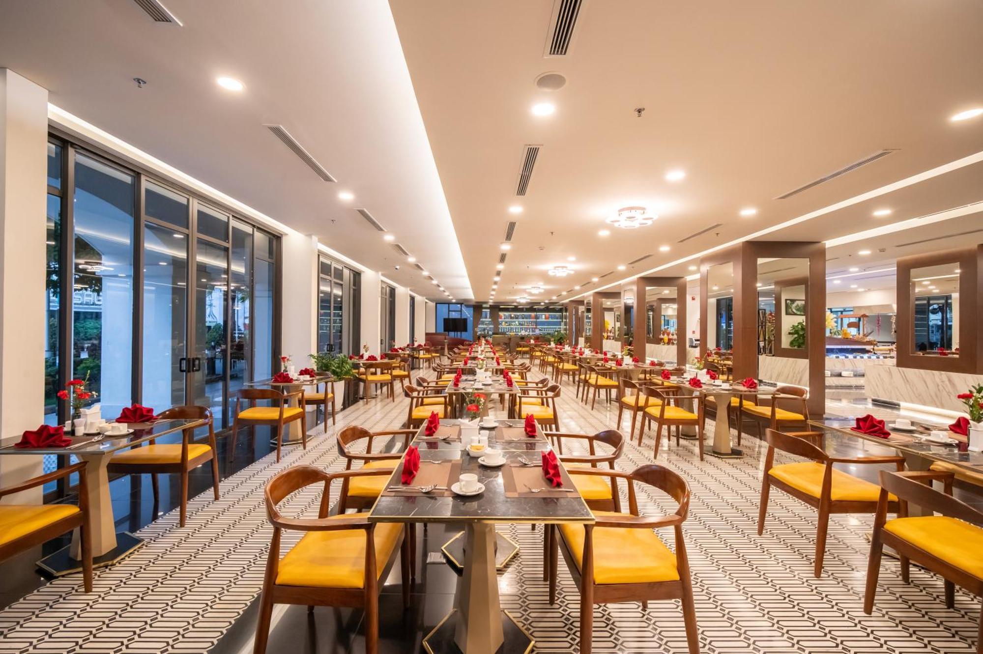 Senna Hue Hotel Luaran gambar The restaurant