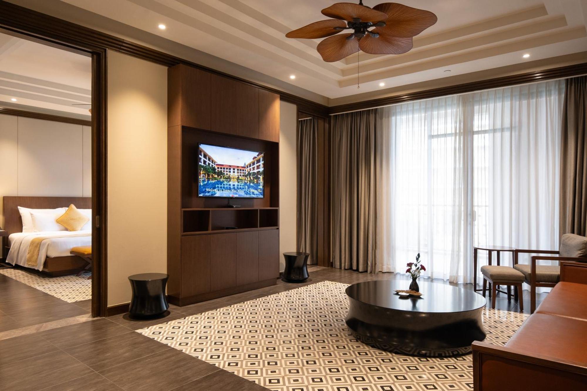 Senna Hue Hotel Luaran gambar A suite at the hotel